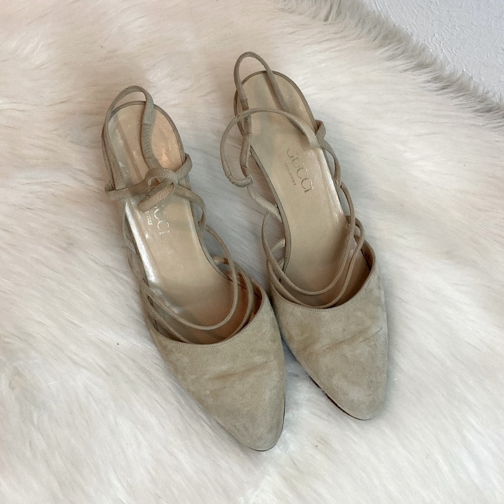 Vintage 90s Y2K Gucci Beige Suede Pointed-Toe Slingback Heels - Picture 2 of 9